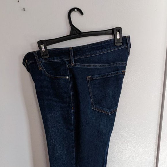 Old Navy Power Straight Size 8 Short Jeans - Picture 5 of 9